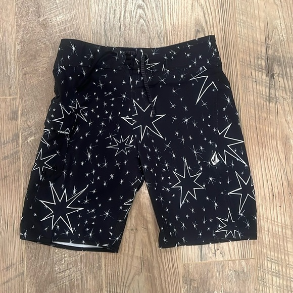 Volcom Other - Volcom Boys Mod-Tech Black Star Designed Swim Shorts Size 12